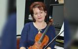 Нижневартовского преподавателя по классу скрипки отметили премией губернатора Югры