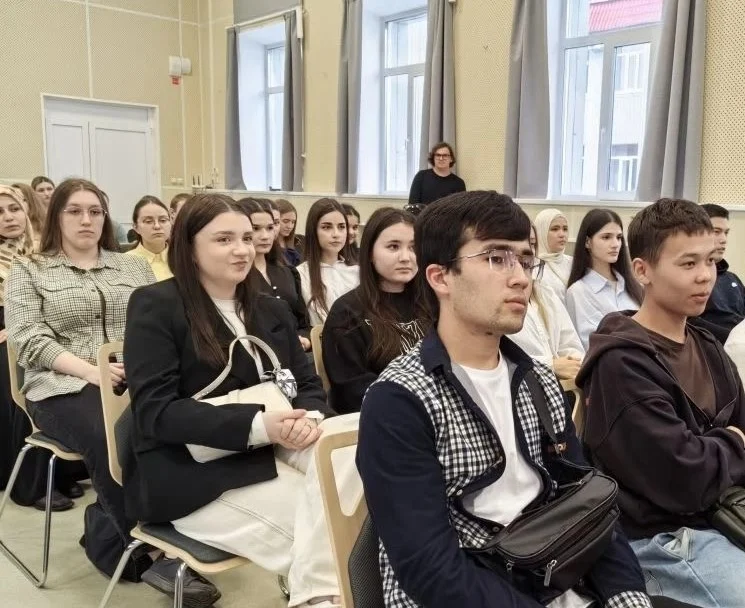 Безопасный город: Знать о проявлениях экстремизма: специалисты обсудили угрозы для молодежи