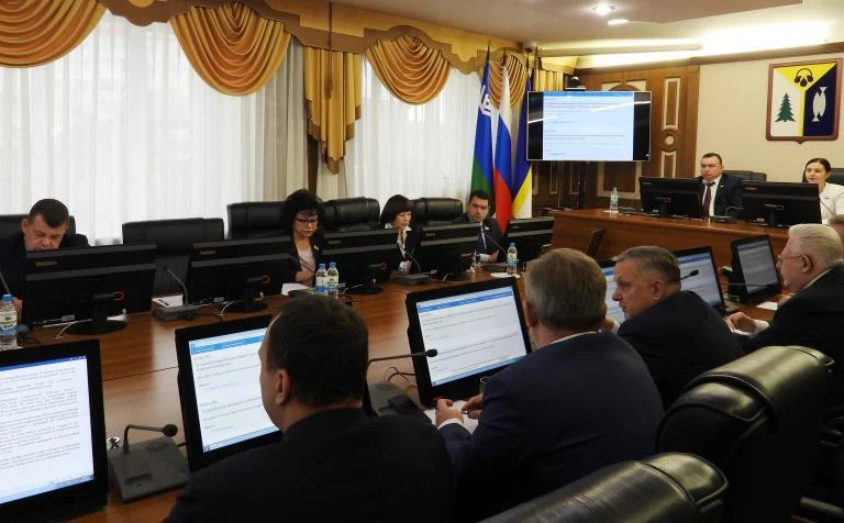 Думские вести: В преддверии Думы: сегодня состоялись заседания профильных комитетов