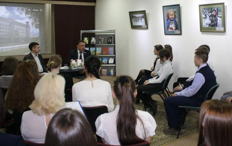 Думские вести: «ПРОФОРИЕНТИР»: СТАРШЕКЛАССНИКАМ НИЖНЕВАРТОВСКА ПОМОГАЮТ ОПРЕДЕЛИТЬСЯ С БУДУЩЕЙ ПРОФЕССИЕЙ