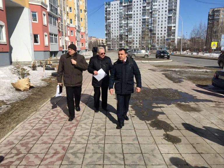 Думские вести: ГДЕ ПАРКОВКА, ГДЕ ГАЗОН – РЕШАТЬ САМИМ СОБСТВЕННИКАМ