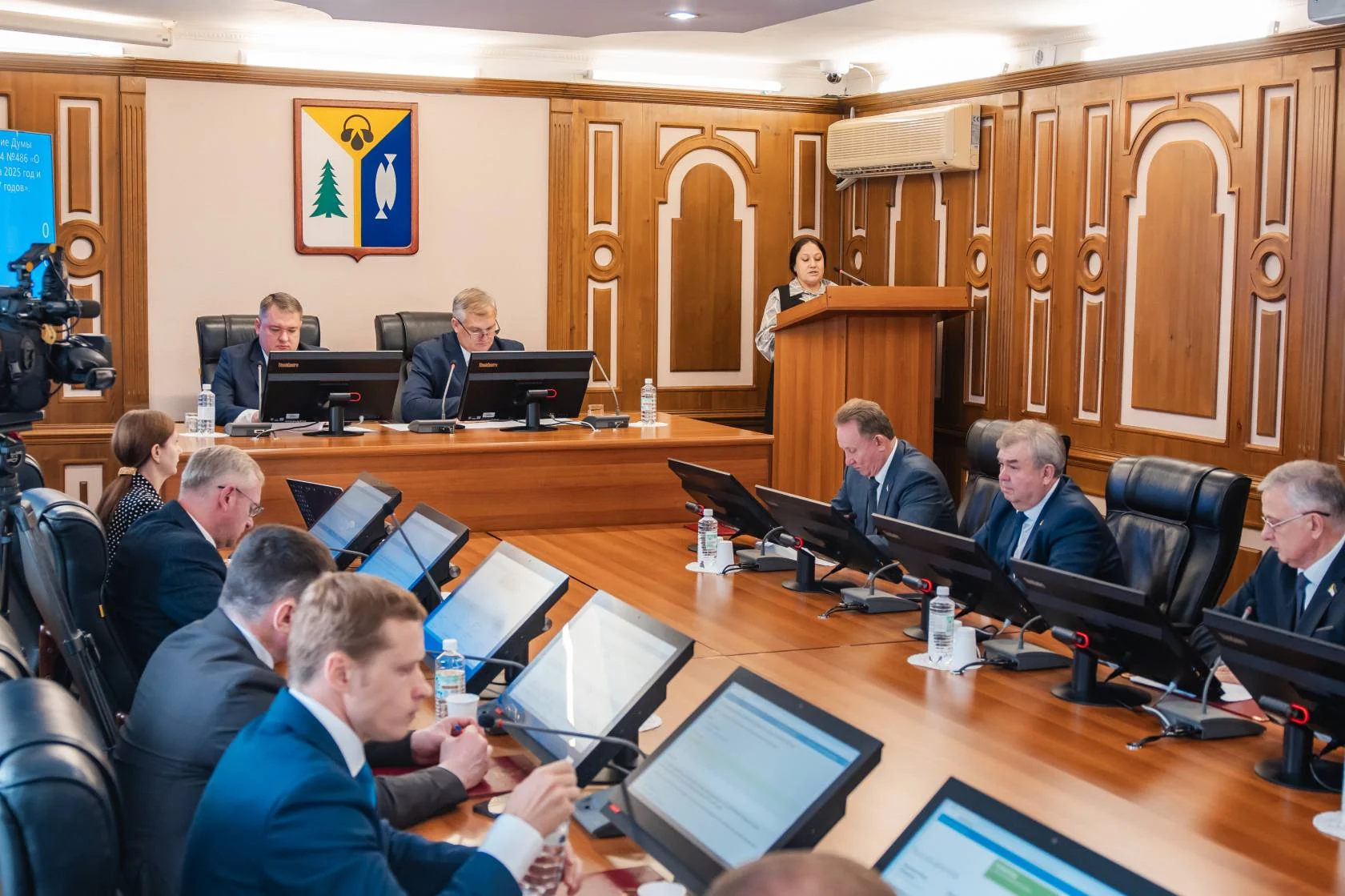 Думские вести: Увеличив расходную часть бюджета, Дума взяла перерыв в заседаниях