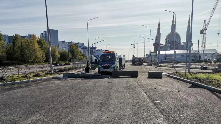Из жизни города: В Нижневартовске продолжается строительство дорог в рамках КЖЦ
