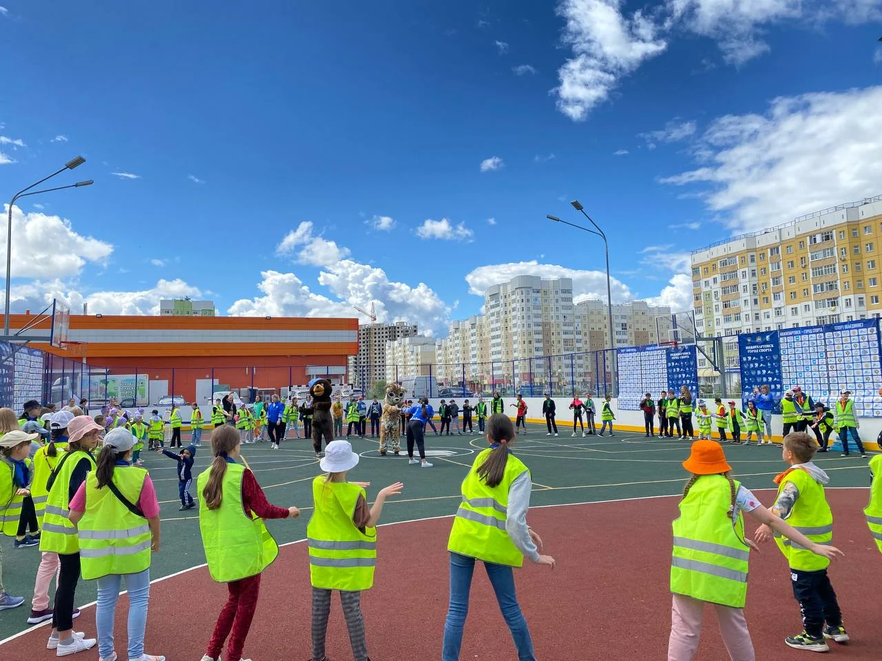 Из жизни города: Занятие найдется для всех! Новая спортплощадка открылась для вартовчан /ФОТО/