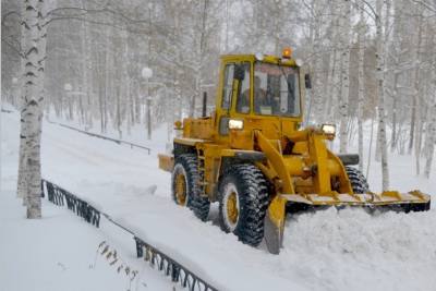 На депутатском контроле: очистка внутриквартальных проездов от снега На депутатском контроле: очистка внутриквартальных проездов от снега