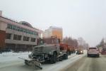 В очистке города от снега задействовано  около 100 единиц спецтехники 