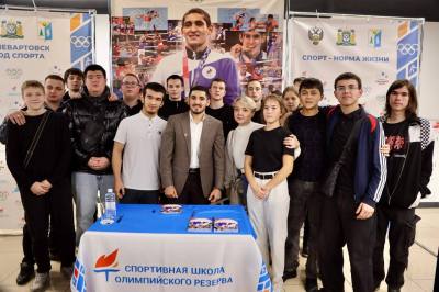 Альберт Батыргазиев приехал в Нижневартовск /ФОТО/ Альберт Батыргазиев приехал в Нижневартовск /ФОТО/