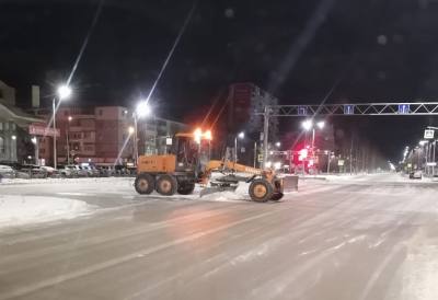 За сутки из города вывезено более двух тысяч кубометров снега За сутки из города вывезено более двух тысяч кубометров снега