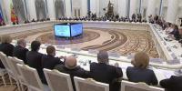 Путин поддержал предложение о закреплении в Конституции норм о бережном отношении к детям Путин поддержал предложение о закреплении в Конституции норм о бережном отношении к детям