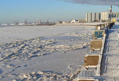 Лед еще формируется. Не пренебрегайте правилами безопасности /ФОТО/