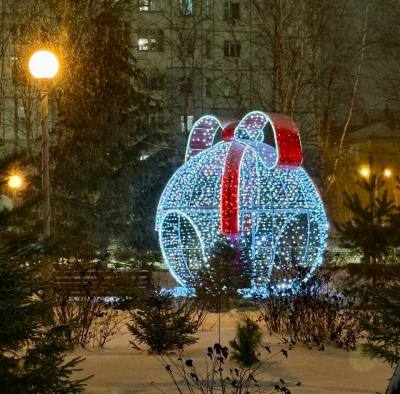 Нижневартовск готовится к Новому году: город преображается яркими огнями и праздничными локациями Нижневартовск готовится к Новому году: город преображается яркими огнями и праздничными локациями