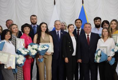  В Нижневартовске наградили медицинских работников /ФОТОРЕПОРТАЖ/