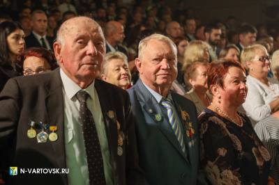 Губернатор Югры поздравила нефтяников с профессиональным праздником Губернатор Югры поздравила нефтяников с профессиональным праздником