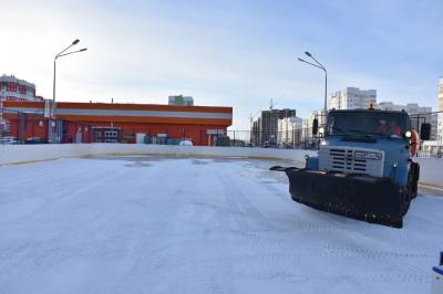 В Нижневартовске готовят к открытию катки В Нижневартовске готовят к открытию катки