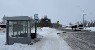 В Нижневартовске устанавливают остановочные павильоны В Нижневартовске устанавливают остановочные павильоны