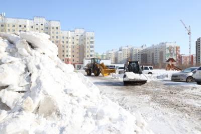 Рабочий день у дорожных служб продлен из-за непогоды 