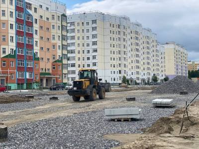 На улице Московкина появляется «дорожная одежда» /ФОТО/
