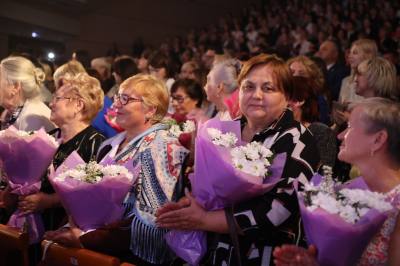  Нижневартовск чествует работников образования /ФОТО/  
