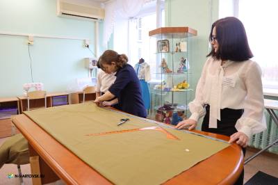 Вартовчанки шьют одежду для мобилизованных /ФОТО/