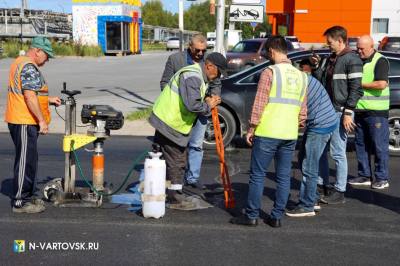 На дорогах во время ремонта применяют современные материалы и технические средства /ФОТО/ На дорогах во время ремонта применяют современные материалы и технические средства /ФОТО/