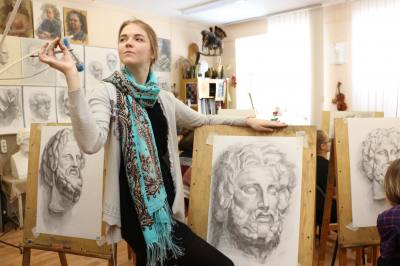 Конкурс академического рисунка среди юных художников Нижневартовска Конкурс академического рисунка среди юных художников Нижневартовска