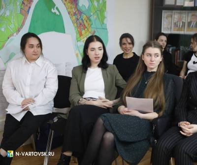 Выпускники-архитекторы защищают проекты /ФОТО/ 