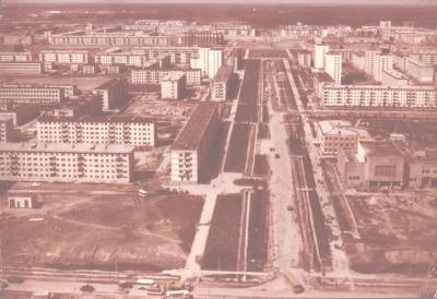 Городская страница космической истории: сквер Космонавтов и проспект Победы в Нижневартовске /ФОТО/ Городская страница космической истории: сквер Космонавтов и проспект Победы в Нижневартовске /ФОТО/