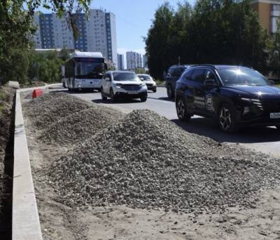 На улице Мира ведутся дорожно-ремонтные работы На улице Мира ведутся дорожно-ремонтные работы