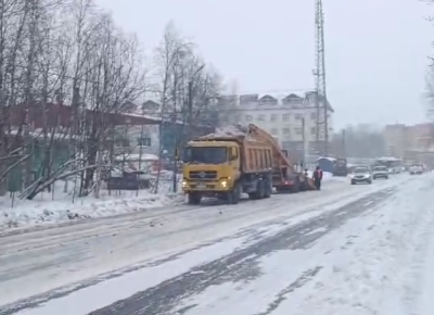 Продолжается патрульная очистка улиц от снега Продолжается патрульная очистка улиц от снега