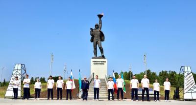 Нижневартовск отметил 60-летие со дня открытия Самотлорского месторождения /ФОТО/ Нижневартовск отметил 60-летие со дня открытия Самотлорского месторождения /ФОТО/