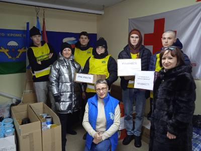 Своих не бросаем: сбор гуманитарной помощи продолжается /ФОТО/