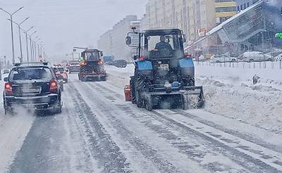 За сутки вывезено более шести тысяч кубометров снега За сутки вывезено более шести тысяч кубометров снега