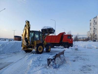 Патрульная очистка дорог и дворов от снега