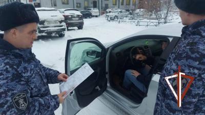 Смотр личного автотранспорта военнослужащих и сотрудников территориального органа Росгвардии состоялся в Югре