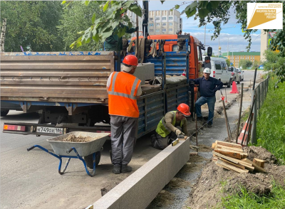На улице Маршала Жукова установят гранитные бордюры /ФОТО/ На улице Маршала Жукова установят гранитные бордюры /ФОТО/