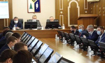 Детально и обстоятельно: депутаты готовятся к заседанию Думы города