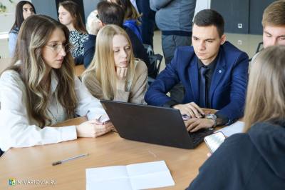 Добровольчество, творчество и площадки для развития инициатив обсудили на заседании Общественной палаты города /ФОТО/ Добровольчество, творчество и площадки для развития инициатив обсудили на заседании Общественной палаты города /ФОТО/