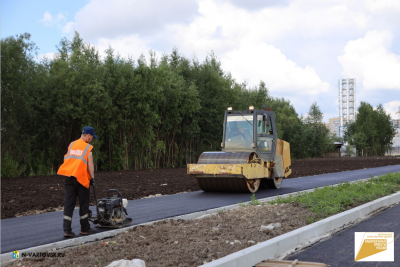 Улицу Нововартовскую асфальтируют /ФОТО, ИНФОГРАФИКА/ Улицу Нововартовскую асфальтируют /ФОТО, ИНФОГРАФИКА/