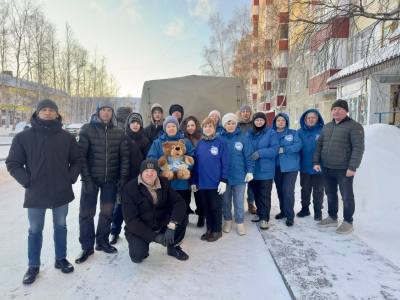 Из Нижневартовска отправилась машина с гуманитарным грузом