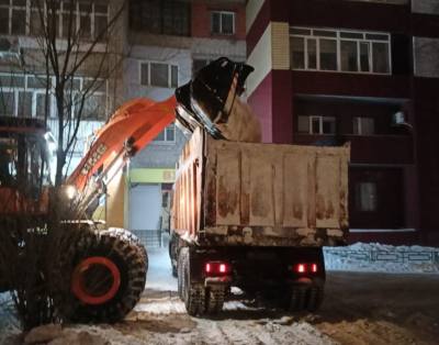 Ведутся снегоуборочные работы Ведутся снегоуборочные работы