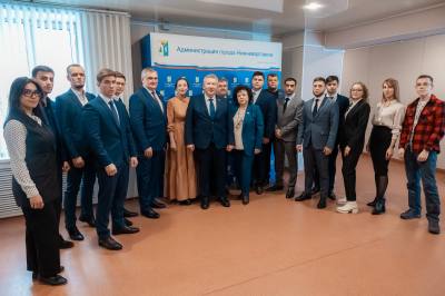 Борис Хохряков встретился с членами Молодежного парламента при Думе города Нижневартовска