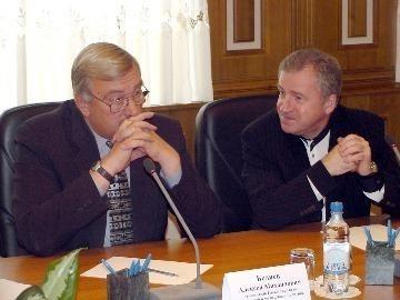 Алексей Беляев (депутат Думы города 1 созыва) и Владимир Тихонов

