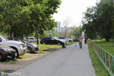 За стоянку на газоне предусмотрен штраф