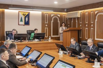 Решениями Думы внесены изменения в бюджет, изменена налоговая ставка, награждены многодетные родители Решениями Думы внесены изменения в бюджет, изменена налоговая ставка, награждены многодетные родители