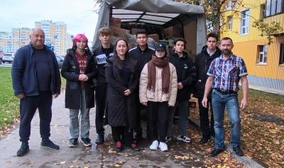 Нижневартовцы отправляют бойцам адресные посылки Нижневартовцы отправляют бойцам адресные посылки