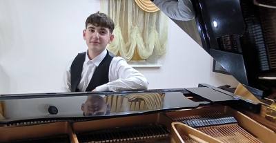 Сольный концерт юного вартовчанина «Сердце поэта»