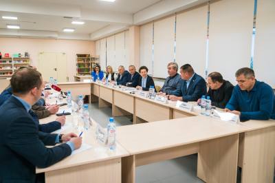 НАТАЛЬЯ КОМАРОВА ОБСУДИЛА С ГЛАВОЙ НИЖНЕВАРТОВСКА РЕЗУЛЬТАТЫ ГОРОДА ПО СОЦИАЛЬНО-ЭКОНОМИЧЕСКОМУ РАЗВИТИЮ