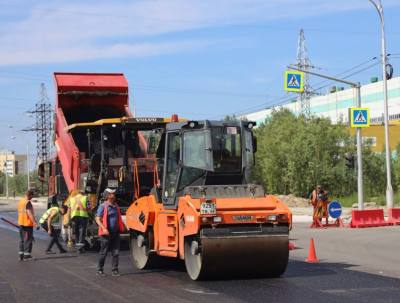 Ремонтируется проезжая часть на участке улицы Интернациональной Ремонтируется проезжая часть на участке улицы Интернациональной