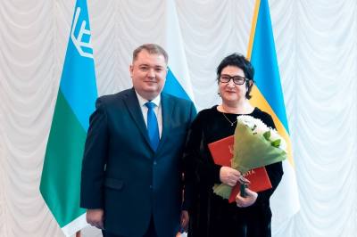 Вартовчанам вручили награды ко Дню округа Вартовчанам вручили награды ко Дню округа