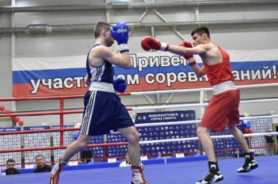 Пусть победит сильнейший: в Нижневартовске проходит чемпионат УрФО по боксу 